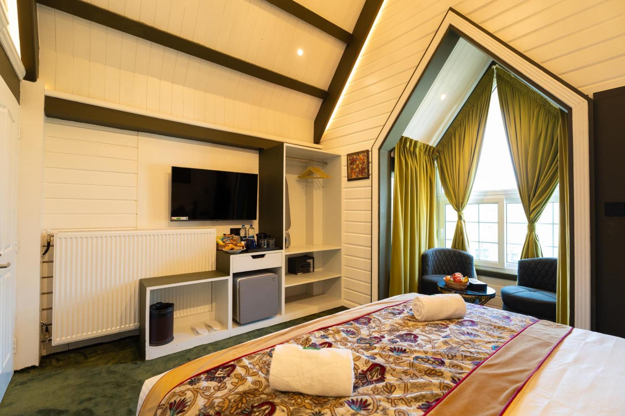 Green Rooms Resort Gulmarg Esterno foto